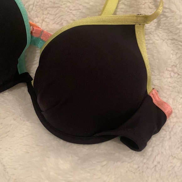 Victoria’s Secret caged back bikini top - Picture 3 of 13